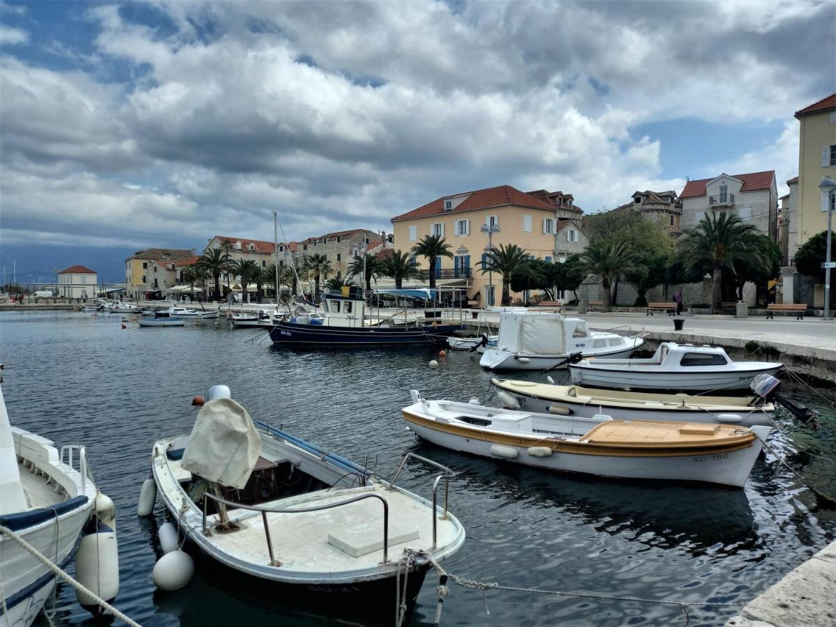 Apartment Megi In Supetar Historical Core Buitenkant foto