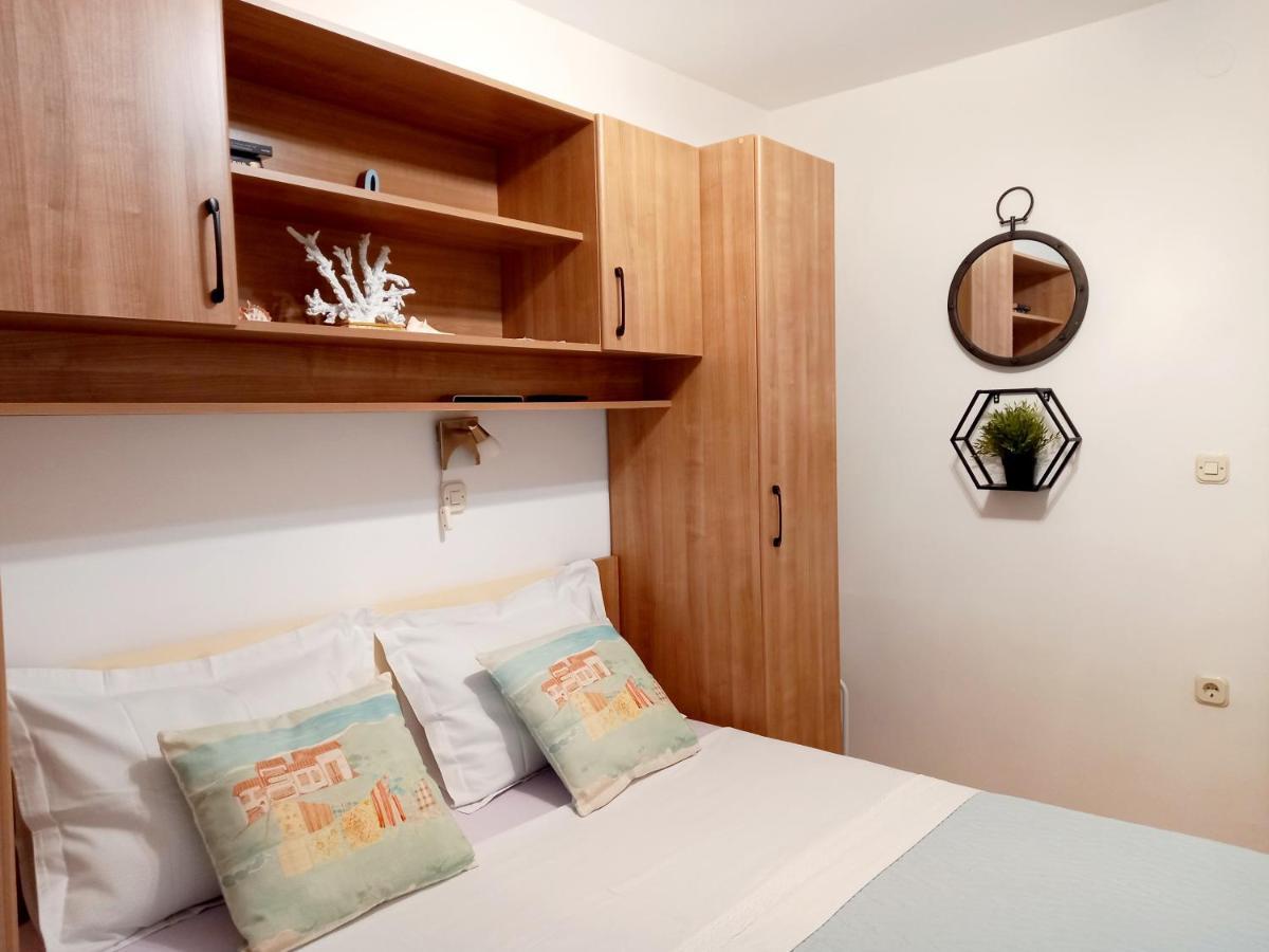 Apartment Megi In Supetar Historical Core Buitenkant foto
