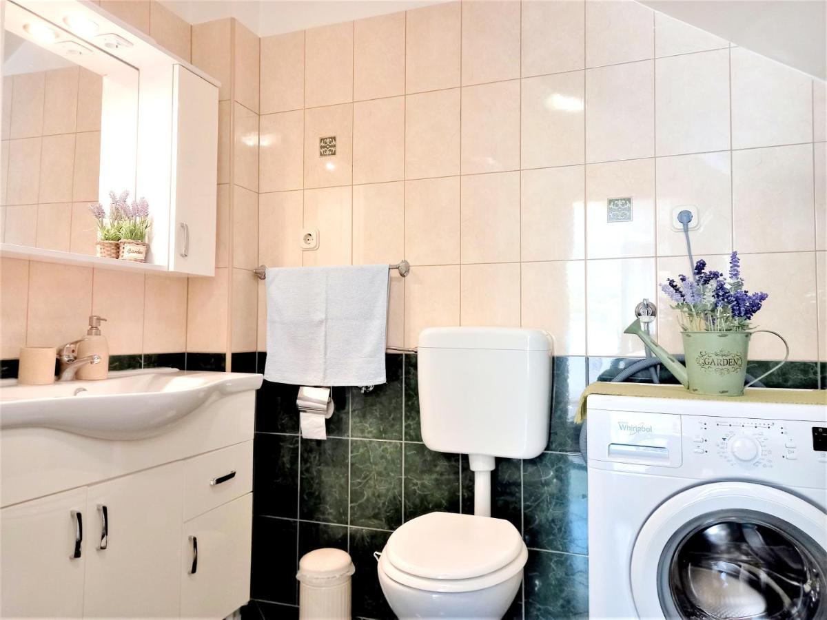 Apartment Megi In Supetar Historical Core Buitenkant foto