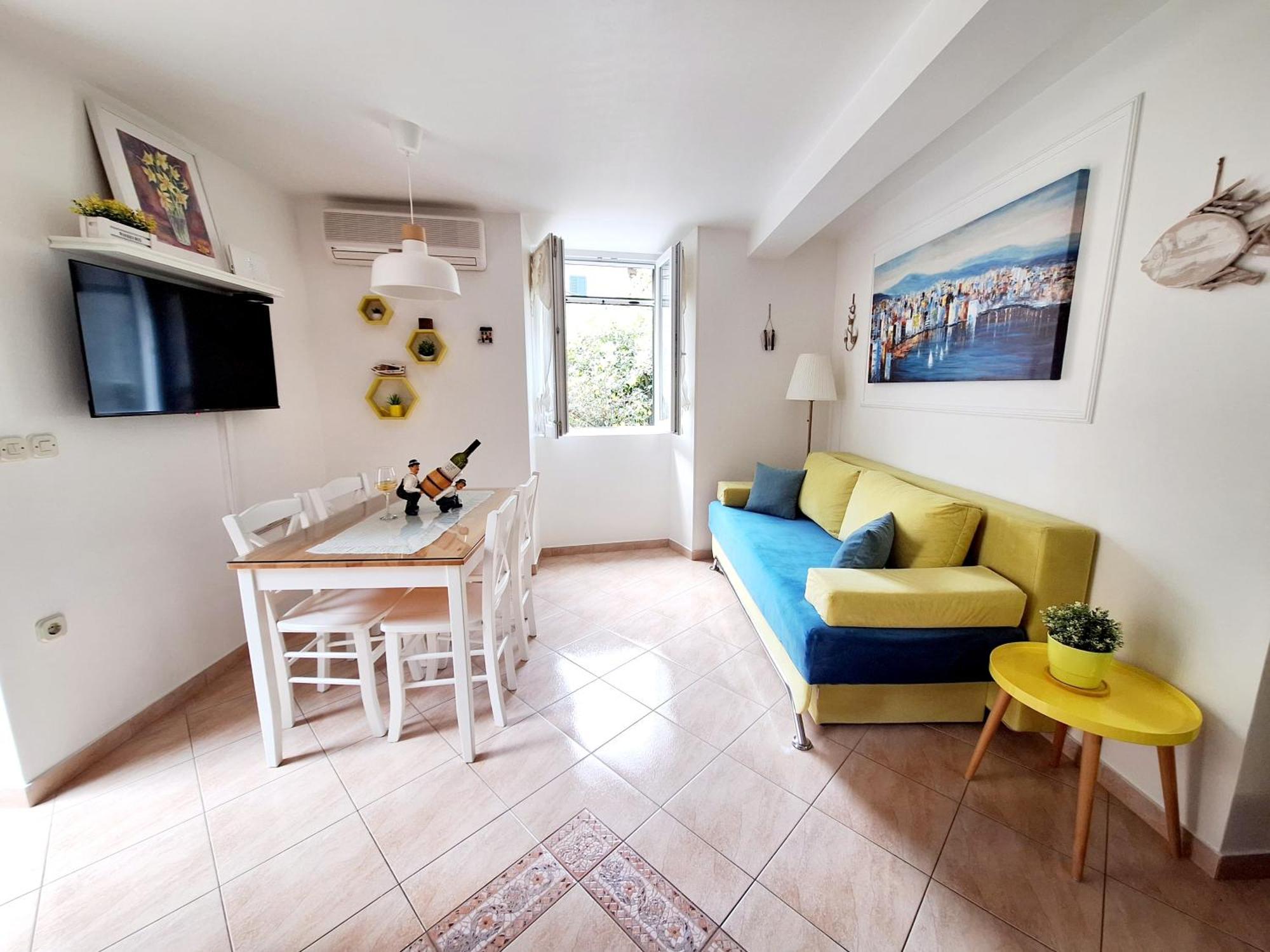 Apartment Megi In Supetar Historical Core Buitenkant foto