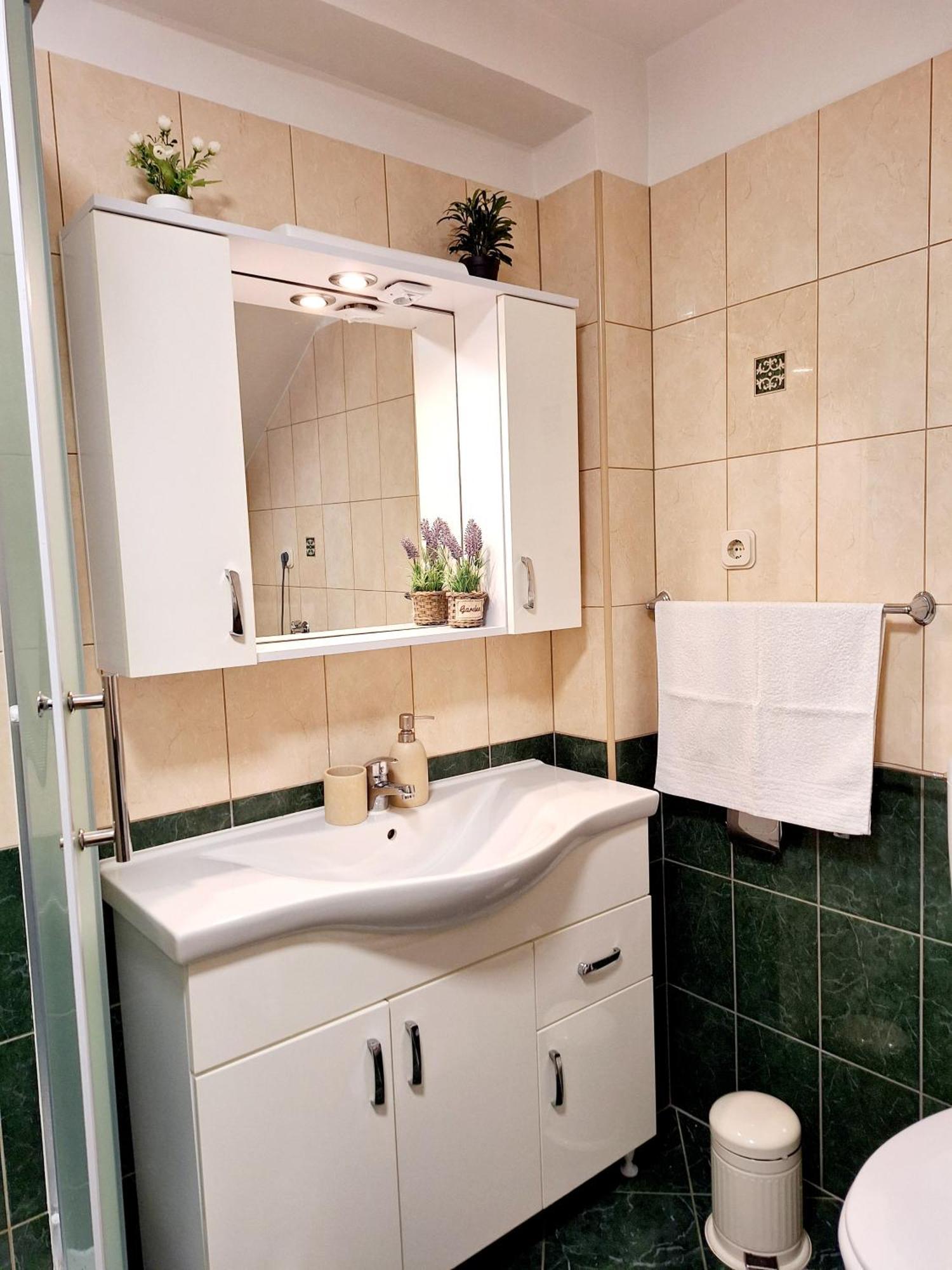 Apartment Megi In Supetar Historical Core Buitenkant foto